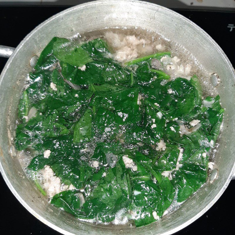 Step 3 Cooking Amaranth Soup with Minced Meat Amaranth Soup with Minced Meat