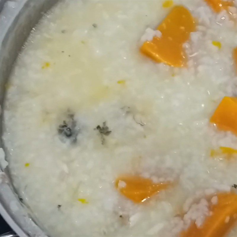 Step 3 Cook porridge, Cook snakehead fish porridge with pumpkin for weaning