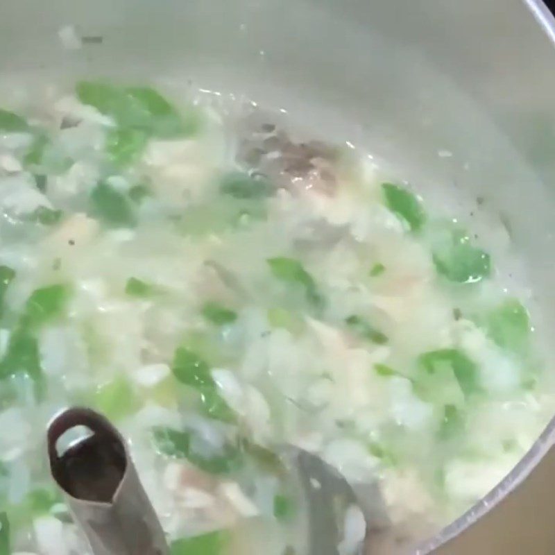 Step 3 Cook the porridge for snakehead fish and sweet vegetable porridge for weaning