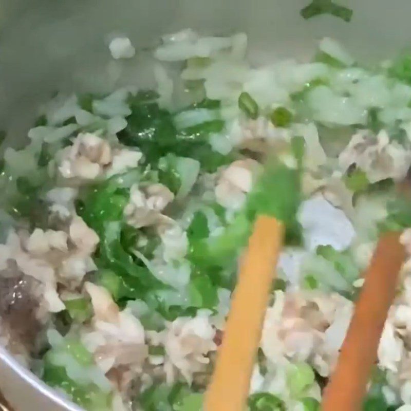 Step 3 Cook the porridge for snakehead fish and sweet vegetable porridge for weaning