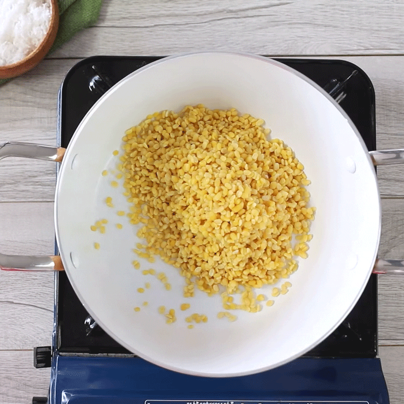 Step 2 Cook Mung Beans Sticky Rice Cake with Pandan Leaves and Mung Bean Filling