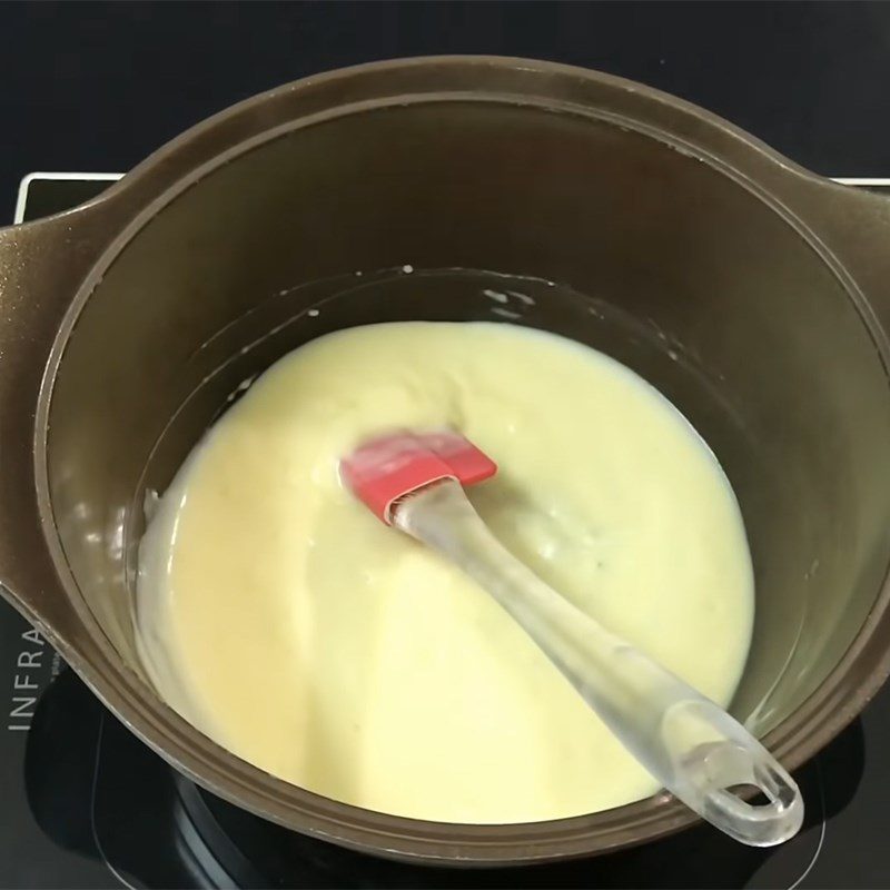 Step 1 Cook the yogurt filling for Taiwanese yogurt cake