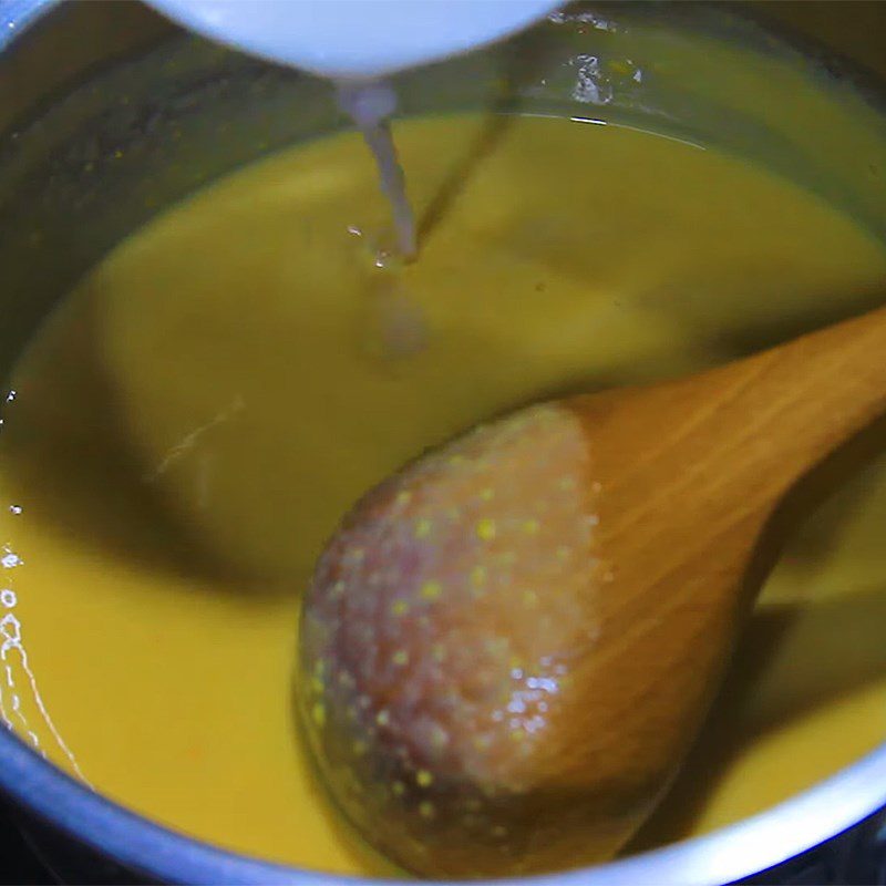 Step 3 Cook the salted egg sauce mixture Salted egg sauce for seafood dishes