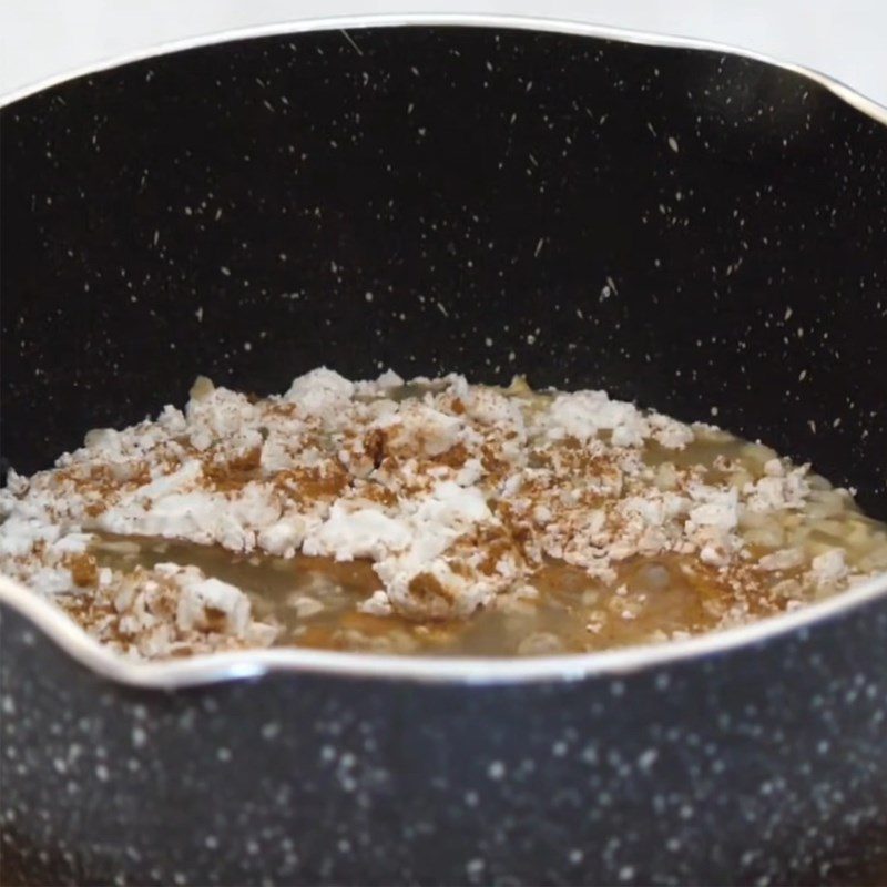 Step 1 Cook the honey peanut filling Honey-filled bread using a pan