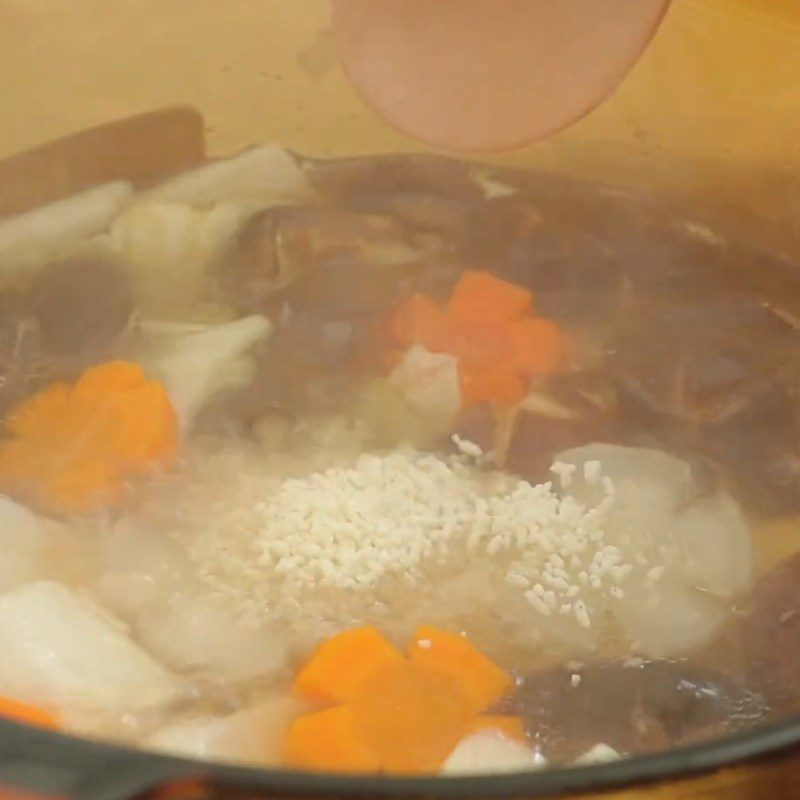 Step 3 Cook the broth for Bun Num Bo Choc