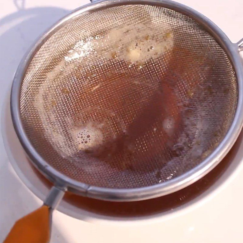 Step 1 Cook the syrup for Mooncake shaped like a fish