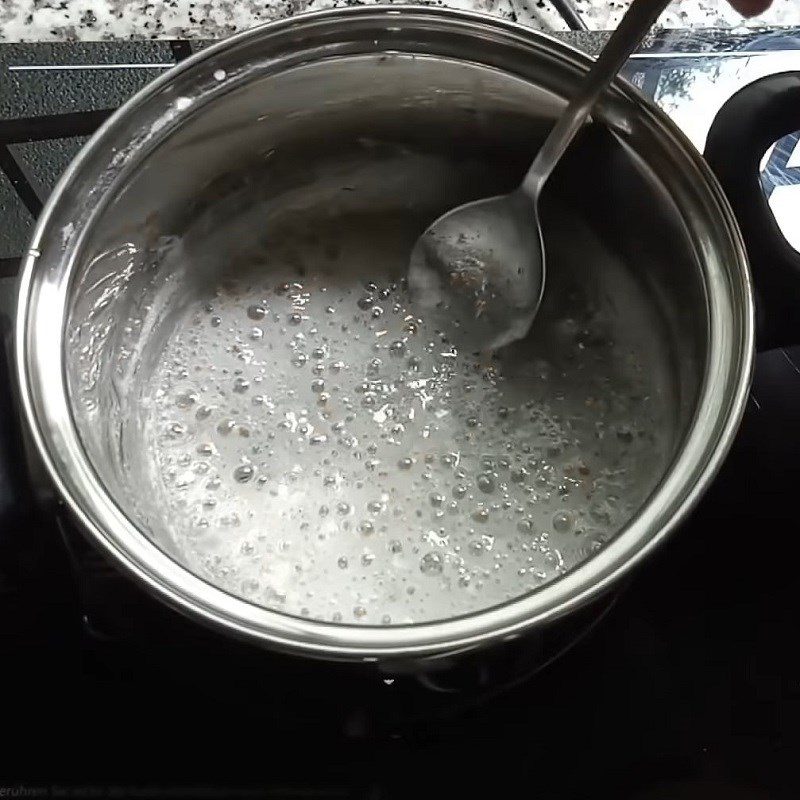 Step 3 Cooking syrup and finishing Fried cassava