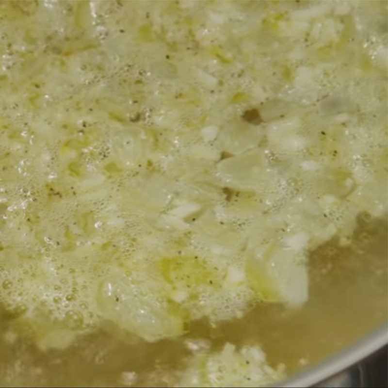 Step 2 Cook the onion broth for Fresh Cabbage Tomato Soup