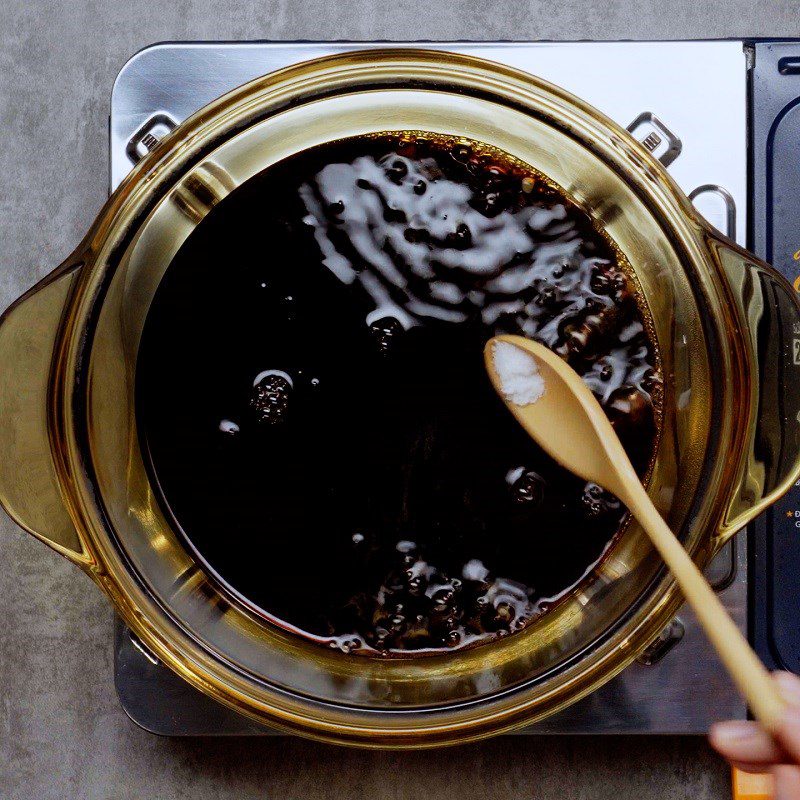 Step 3 Cook the soy sauce Dipping sauce for fried dough