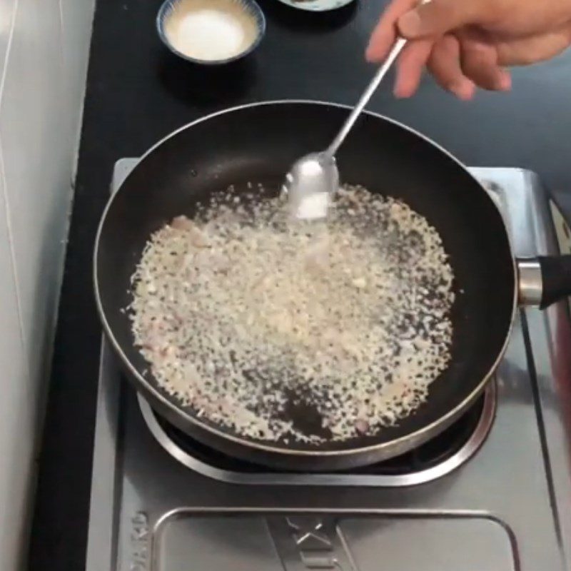 Step 2 Making the sauce Grilled salmon fins in aluminum foil