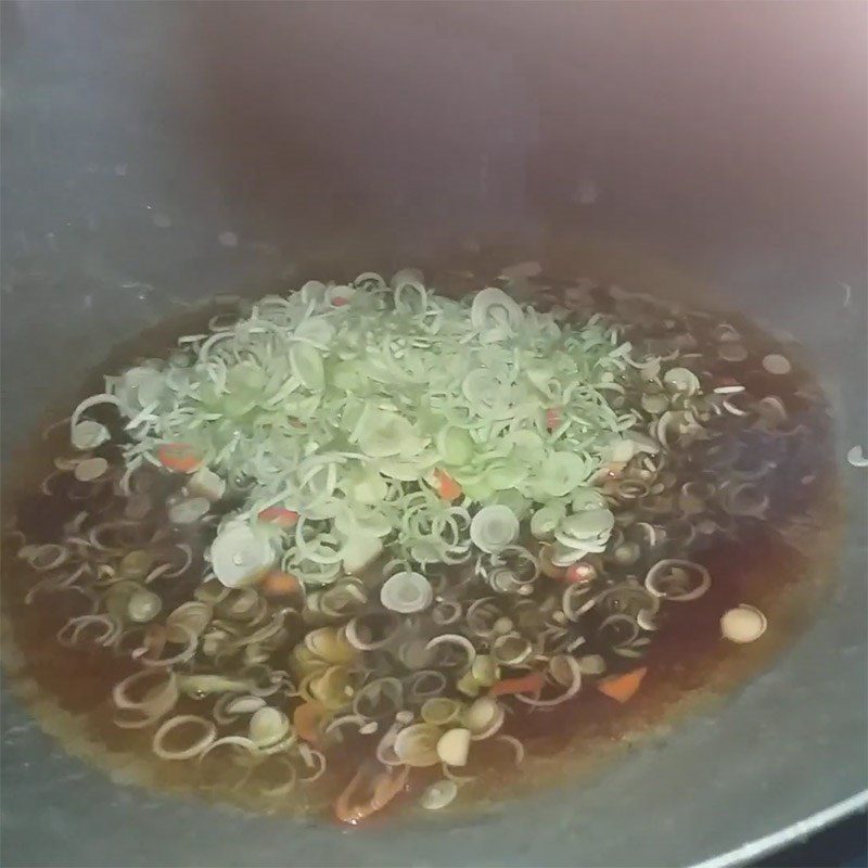 Step 2 Cook the sauce for braising fish Braised white fish with lemongrass and chili