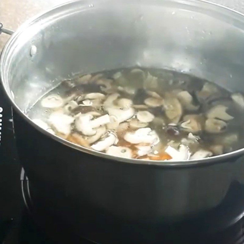 Step 5 Cook the soup Pork brain soup