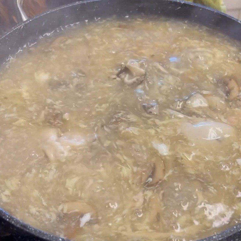 Step 4 Cooking Pork Brain Soup with Oysters