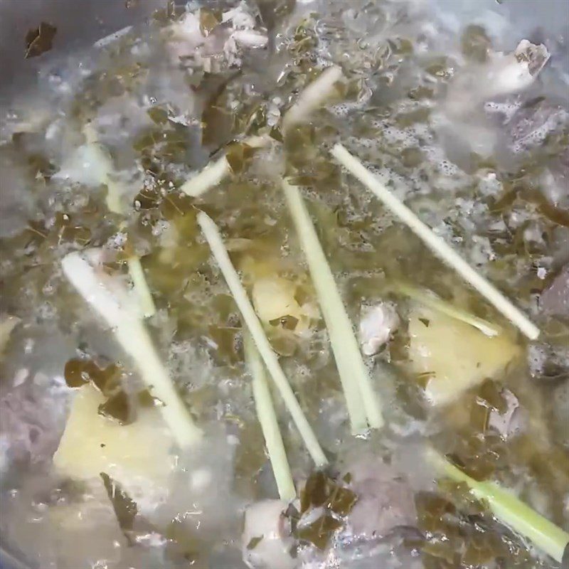 Step 4 Cook duck meat with giang leaves Duck cooked with giang leaves