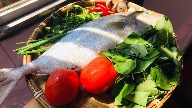 Ingredients for sour fish soup with giang leaves