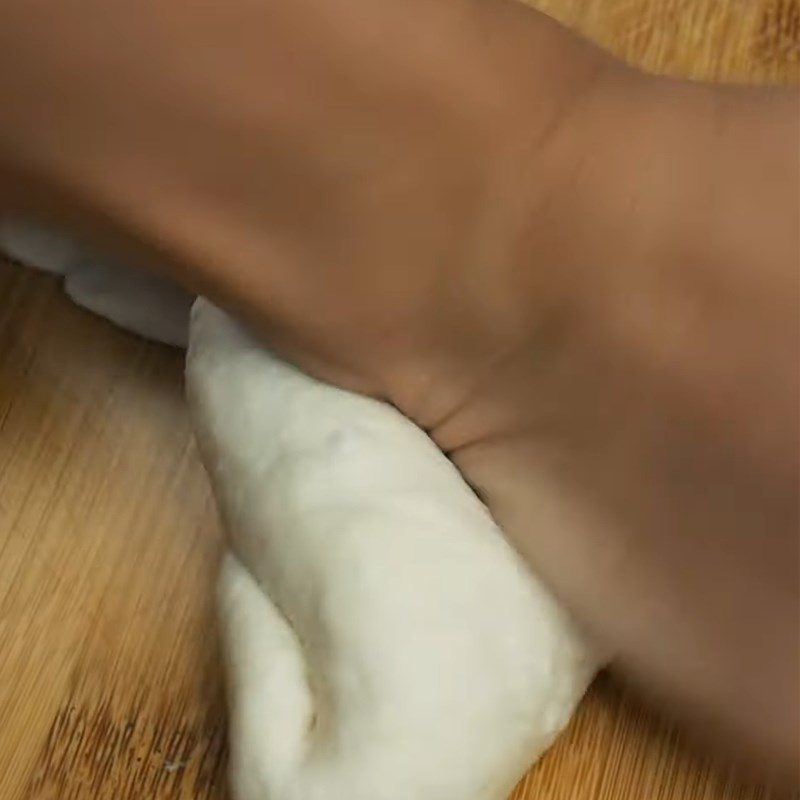 Step 3 Kneading the dough Fried pate buns