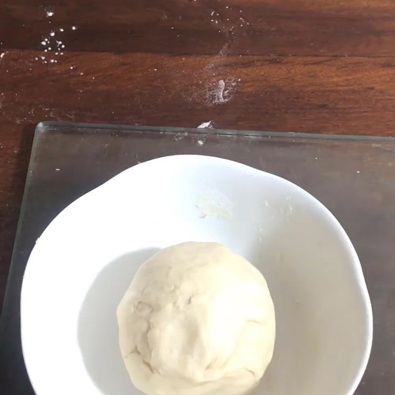 Step 2 Kneading the dough for the crusty bread using an air fryer