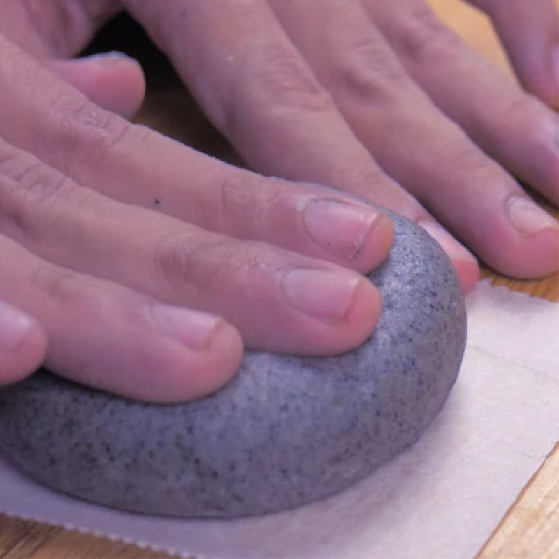 Step 3 Kneading the dough and shaping the bread Black sesame bread with matcha green tea filling