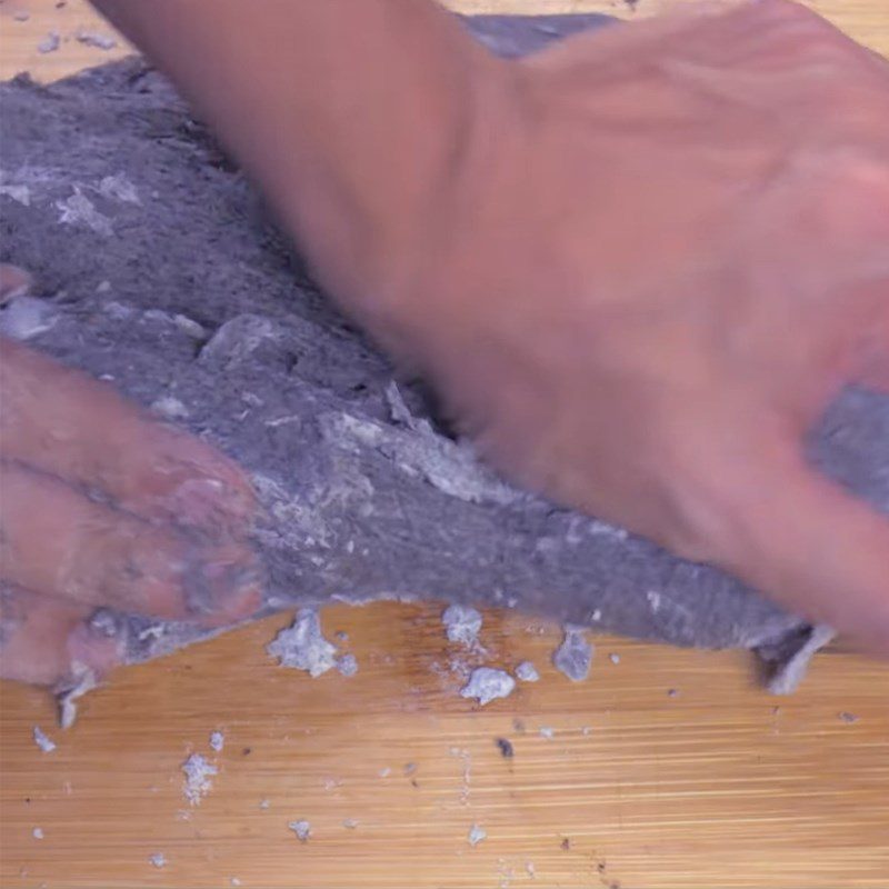 Step 3 Kneading the dough and shaping the bread Black sesame bread with matcha green tea filling