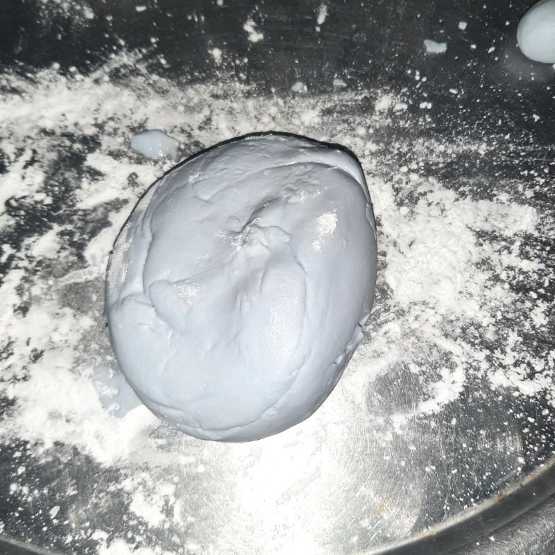 Step 2 Knead the dough for butterfly pea pearls