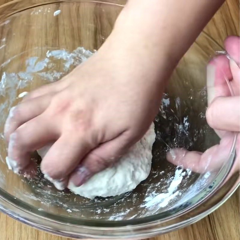 Step 2 Knead and let the dough rise for the first time for milk buns without filling