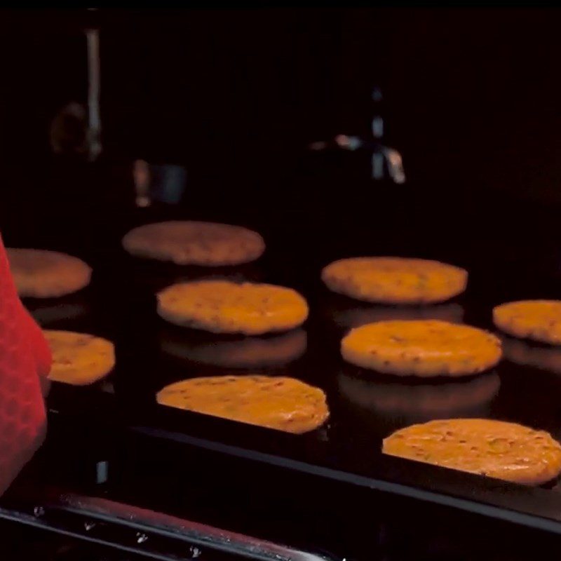 Step 4 Baking the cookies Sesame green onion cookies