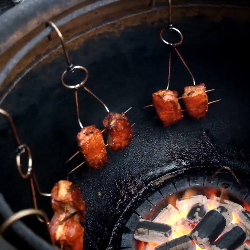 Step 3 Grill the meat Grilled pork in a clay pot