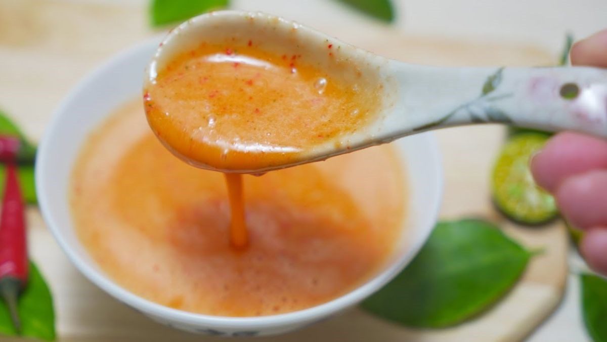 Chicken dipping sauce with salted bell pepper