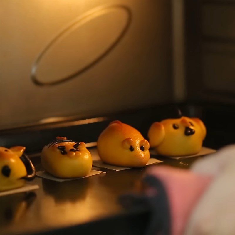 Step 5 Baking the Mooncake in the shape of a fish