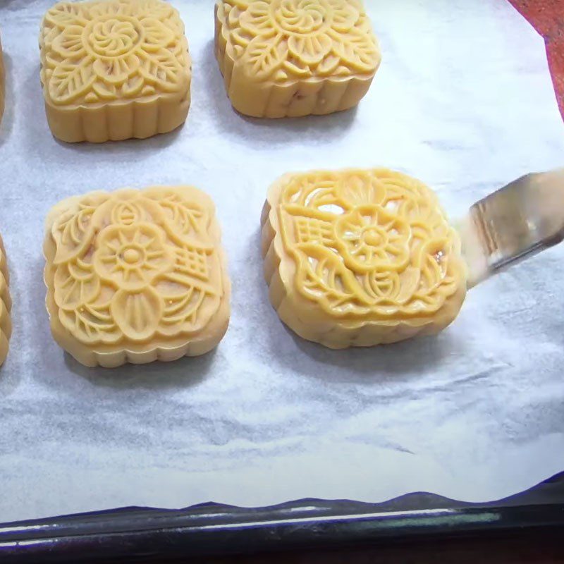 Step 6 Baking the Cake Mooncake with Mixed Ingredients and Dried Beef