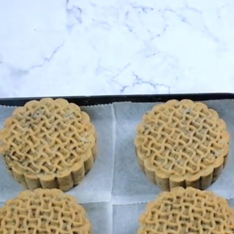 Step 6 Baking Mooncake with oreo filling