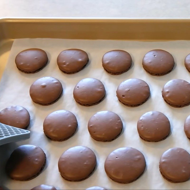 Step 4 Baking the cake Chocolate macaron with flour