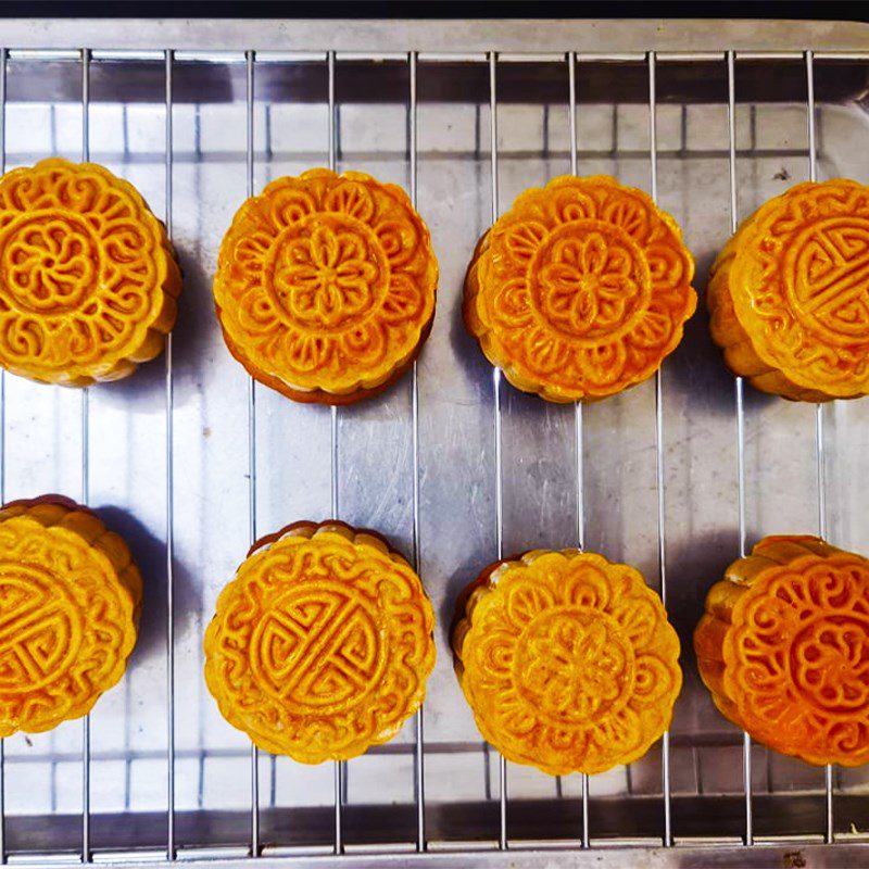 Step 5 Baking the cake Purple sweet potato mooncake