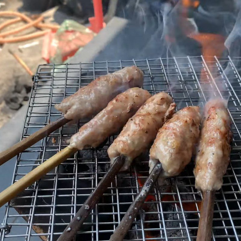 Step 3 Grilling the spring rolls Grilled spring rolls with vermicelli