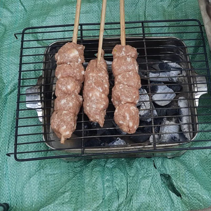 Step 4 Grilling spring rolls