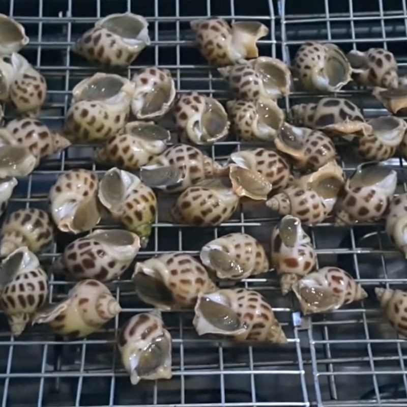 Step 3 Grill the snails Grilled sea snails