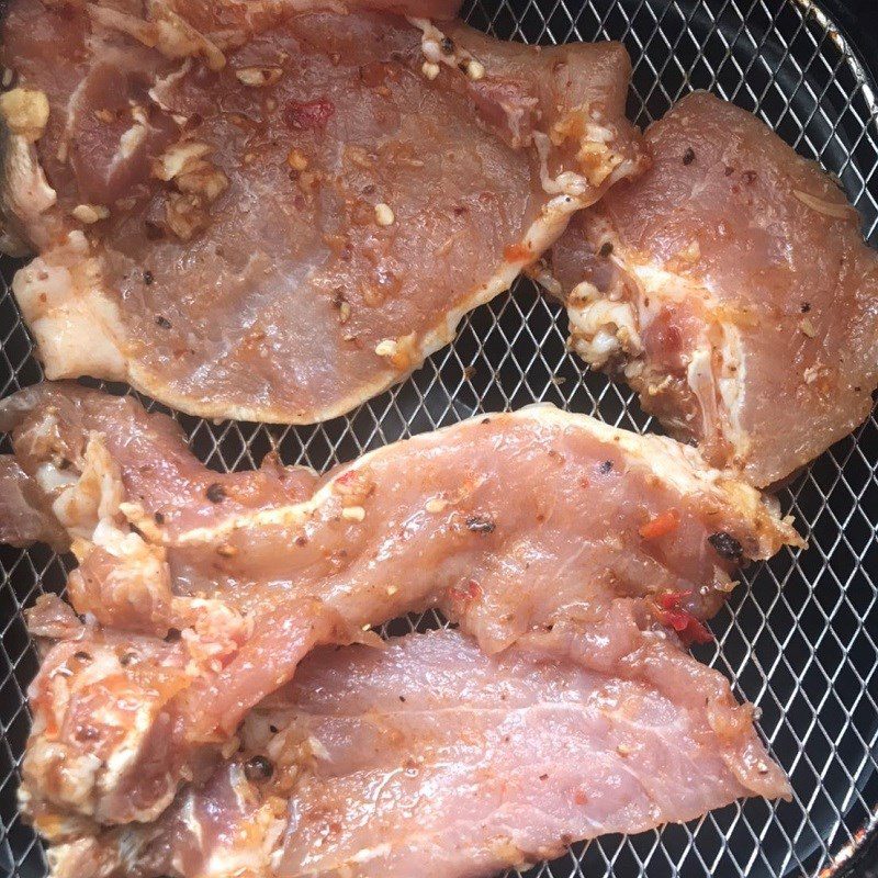 Step 5 Grilling the meat Dry noodles with char siu