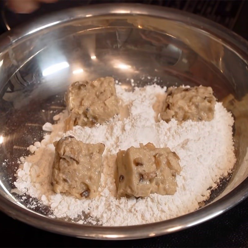 Step 4 Batter and fry the tofu brain Crispy tofu brain