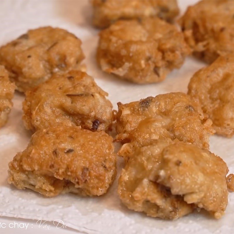 Step 4 Batter and fry the tofu brain Crispy tofu brain