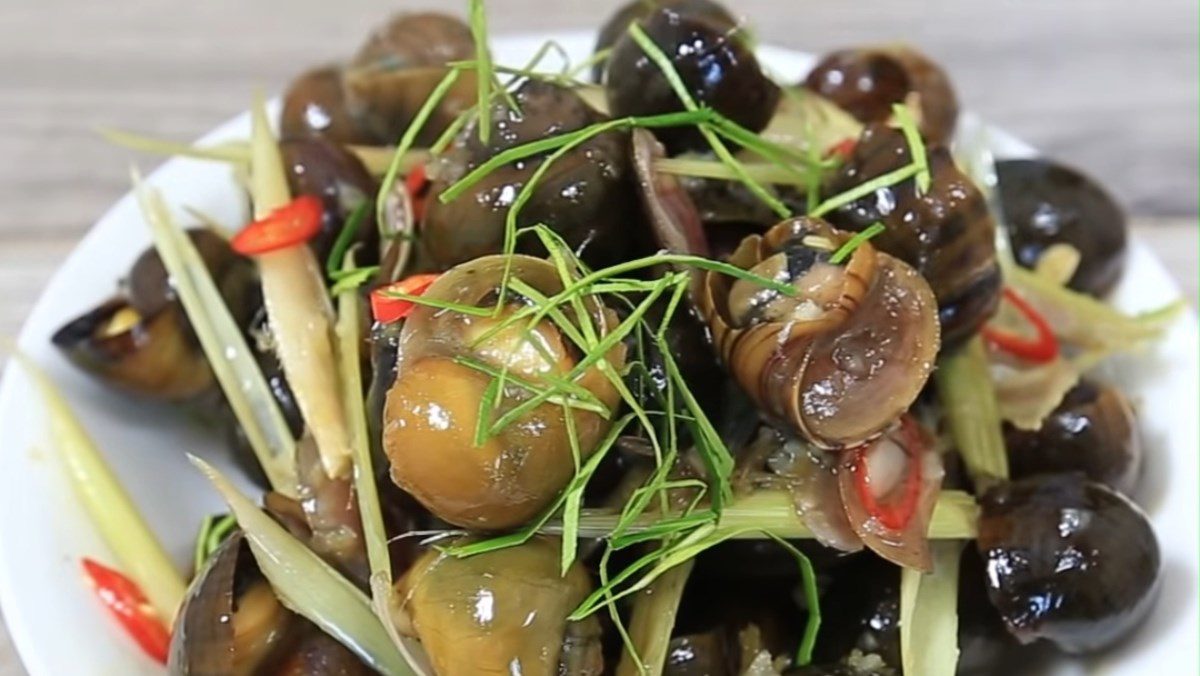 Spicy stir-fried sea snails