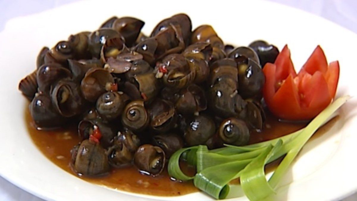 Stir-fried snails with tamarind