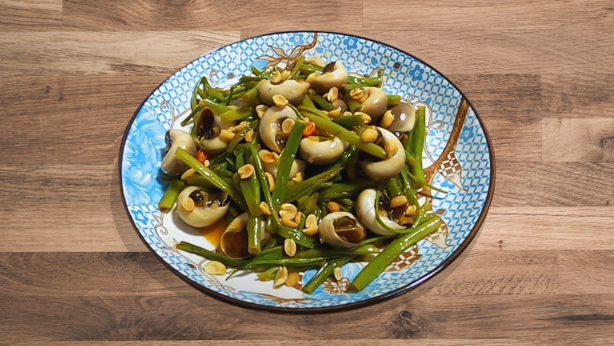 Snails stir-fried with tamarind