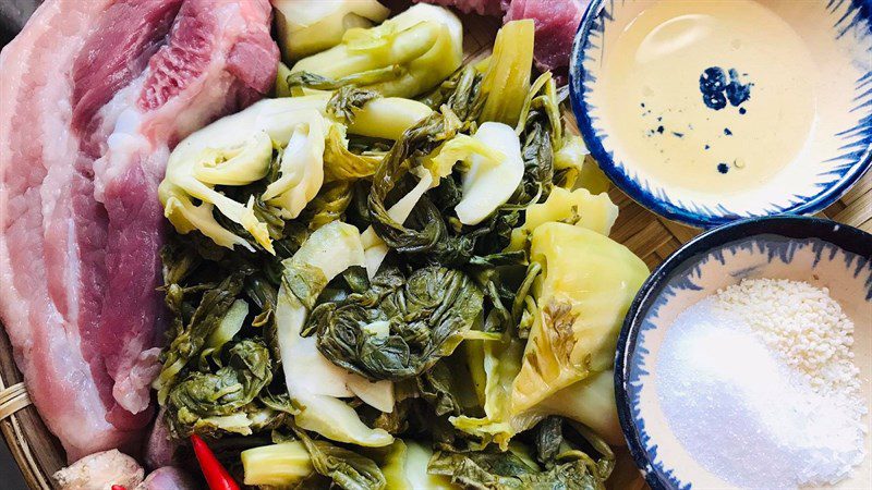 Ingredients for braised pork belly with pickled cabbage