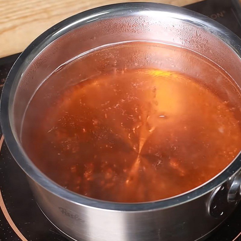 Step 2 Make the dipping sauce for grilled meat vermicelli Sweet and sour garlic chili dipping sauce