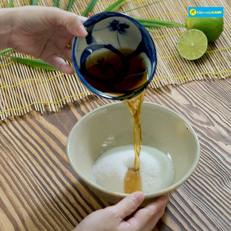 Step 2 Mix the dipping sauce for Sweet and Sour Garlic Chili Fish Sauce