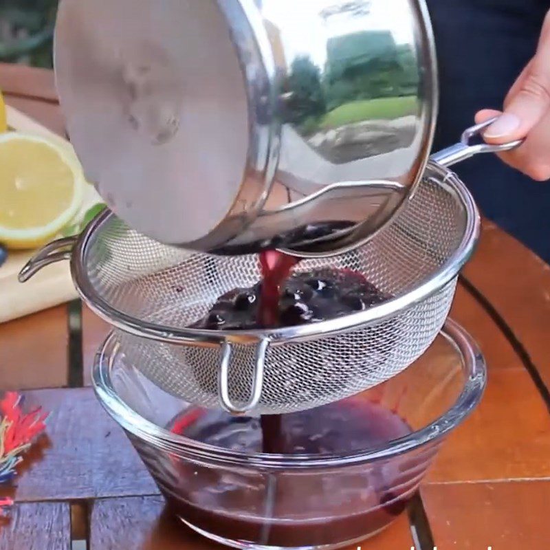 Step 3 Mix blueberries with lemon blueberry soda lemon