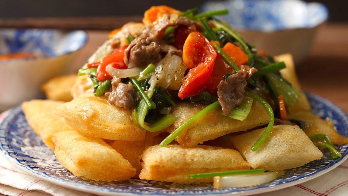 Stir-fried beef puff fried pho