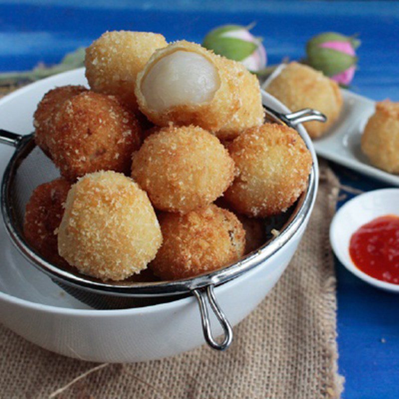 Step 3 Fried lychee with cheese filling