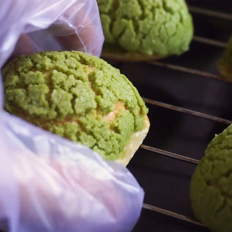 Step 4 Coating with crispy dough and baking Green tea cream puff with green tea filling