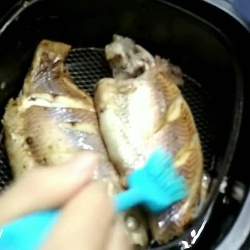 Step 3 Fry the fish Fried fish using an air fryer